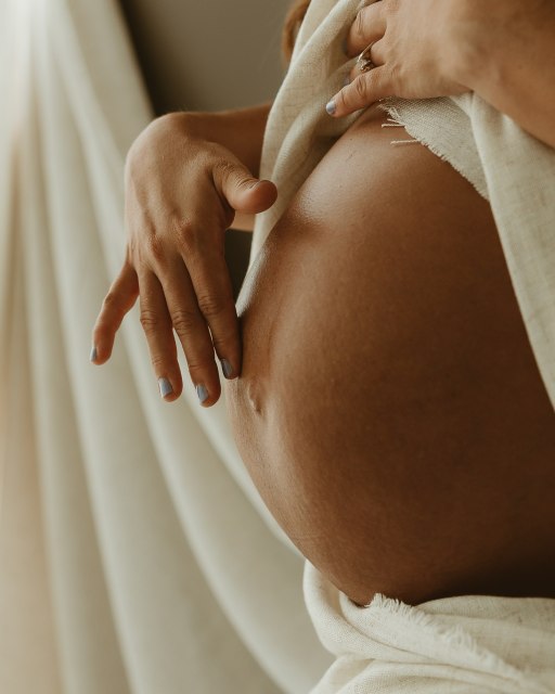 Intimate maternity sessions in the studio>>>

#mukwonagomaternityphotographer #maternityphotos #waukeshaphotographer #studiomaternityphotos #inthestudio